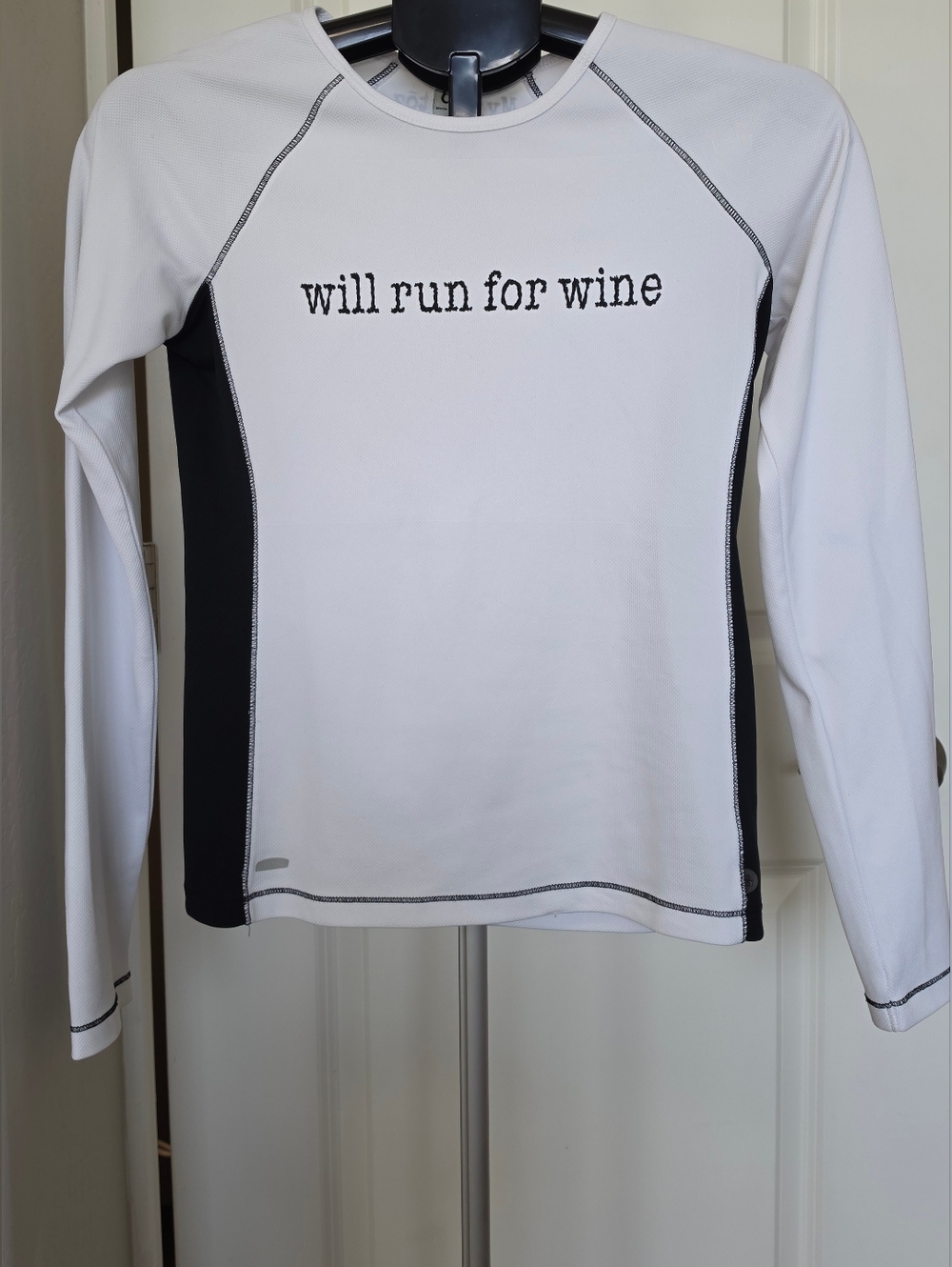 ALO CoolFit “Will Run for Wine” Long Sleeve Top – Women’s M Athletic Running
